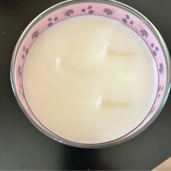 Bath & Body Works Disney Princess Rapunzel 3 Wick Candle - Picture 6 of 17